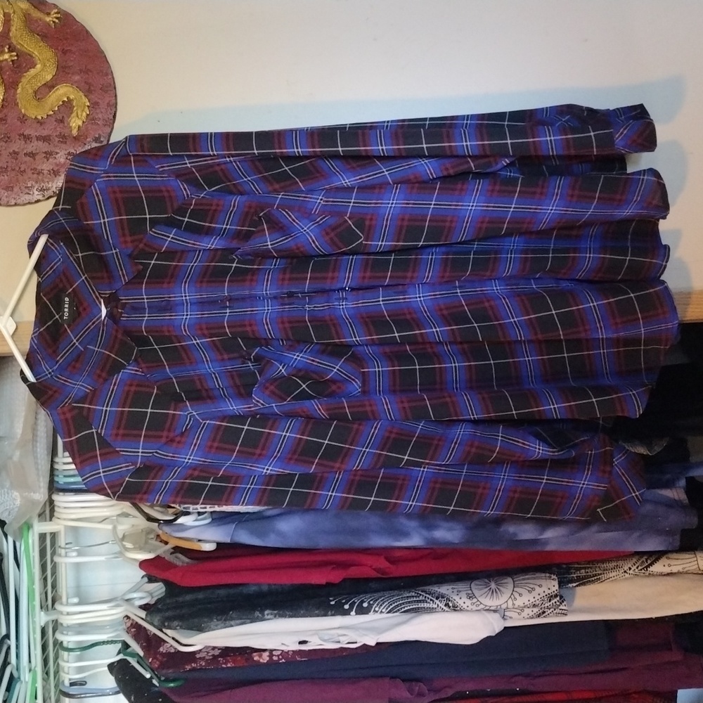 Torrid size 4 blue/red plaid button down shirt